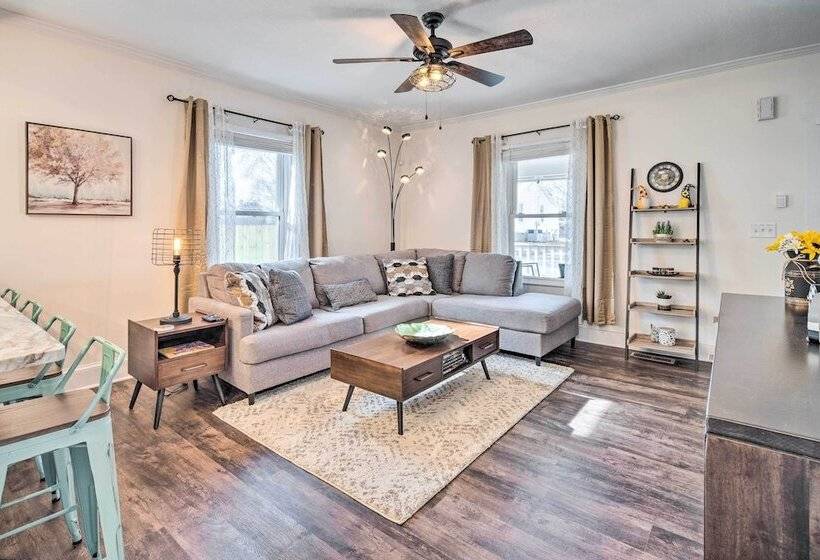 Greenville Escape W/ Deck + Fire Pit!