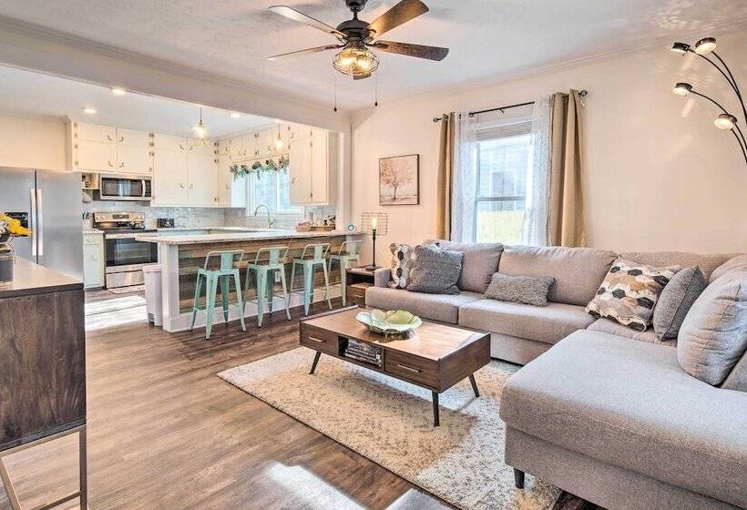 Greenville Escape W/ Deck + Fire Pit!