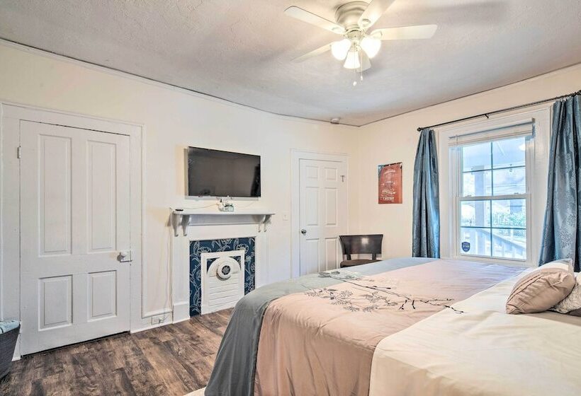 Greenville Escape W/ Deck + Fire Pit!