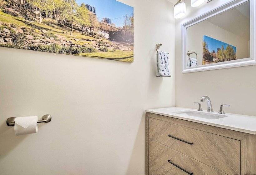 Greenville Escape W/ Deck + Fire Pit!