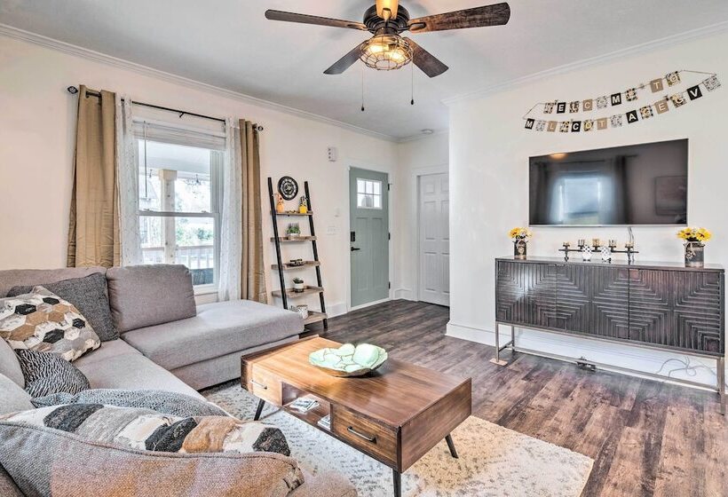 Greenville Escape W/ Deck + Fire Pit!