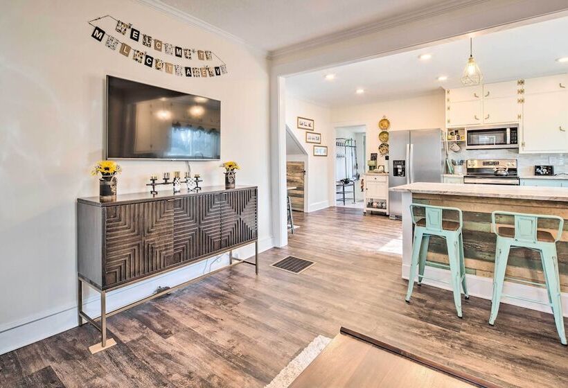 Greenville Escape W/ Deck + Fire Pit!