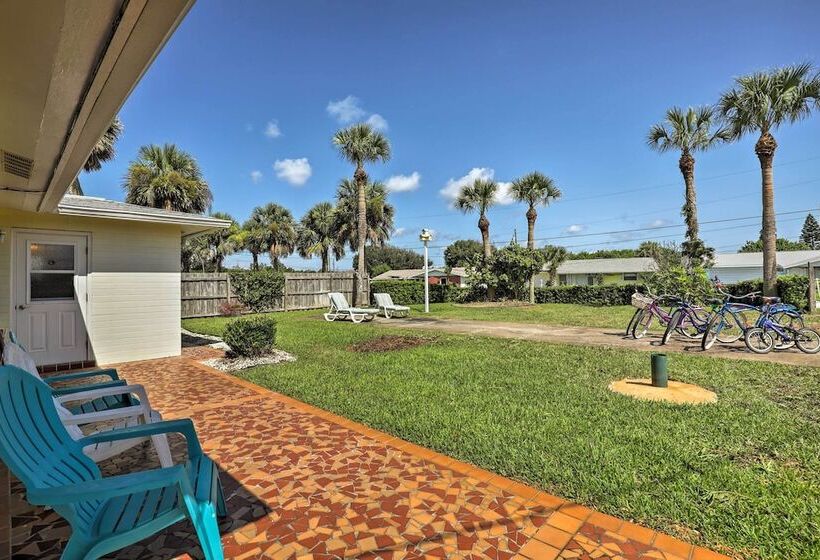 Ormond Beach Home: Screened Porch, Walk To Beach!