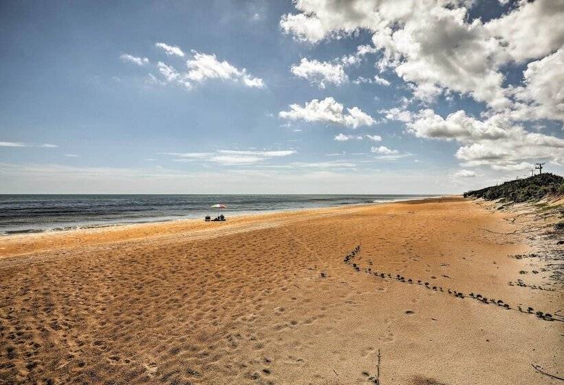 Ormond Beach Home: Screened Porch, Walk To Beach!