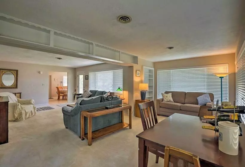 Ormond Beach Home: Screened Porch, Walk To Beach!