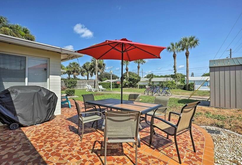 Ormond Beach Home: Screened Porch, Walk To Beach!