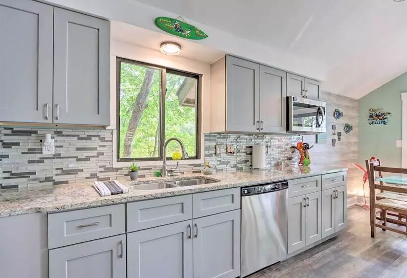 2 Mi To Margaritaville: Lake Of The Ozarks Home!