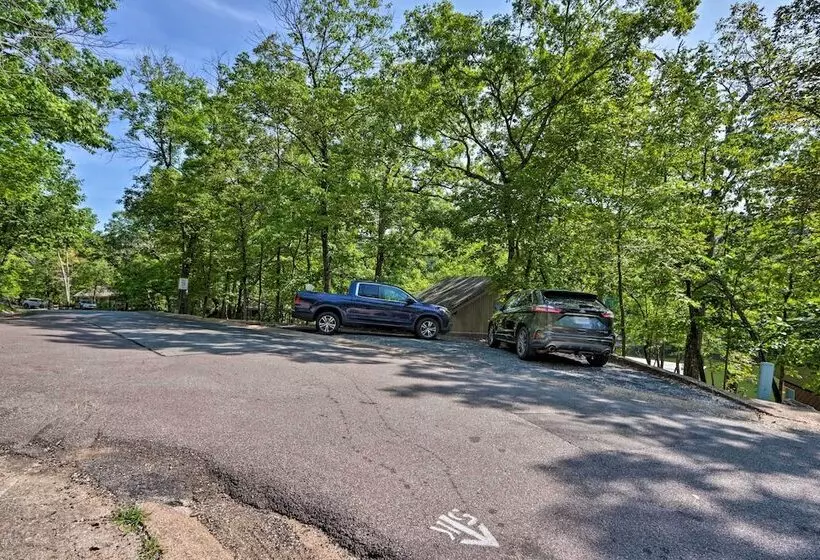 2 Mi To Margaritaville: Lake Of The Ozarks Home!