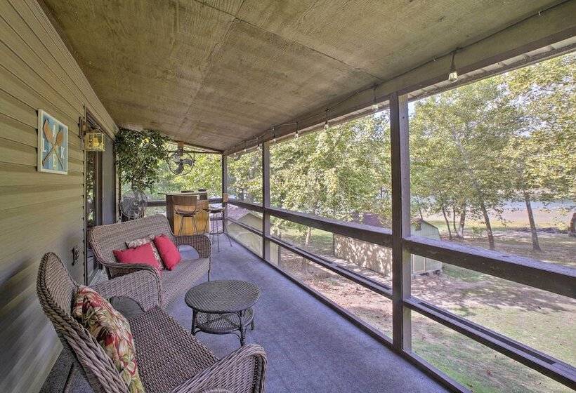Lakefront Table Rock Home With Fire Pit!