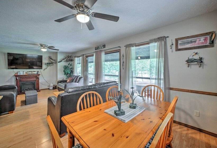 Lakefront Table Rock Home With Fire Pit!