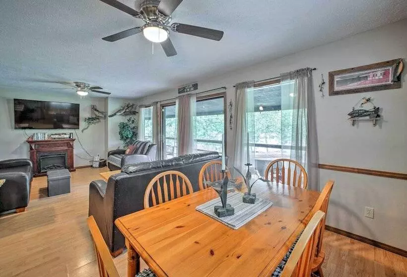 Lakefront Table Rock Home With Fire Pit!