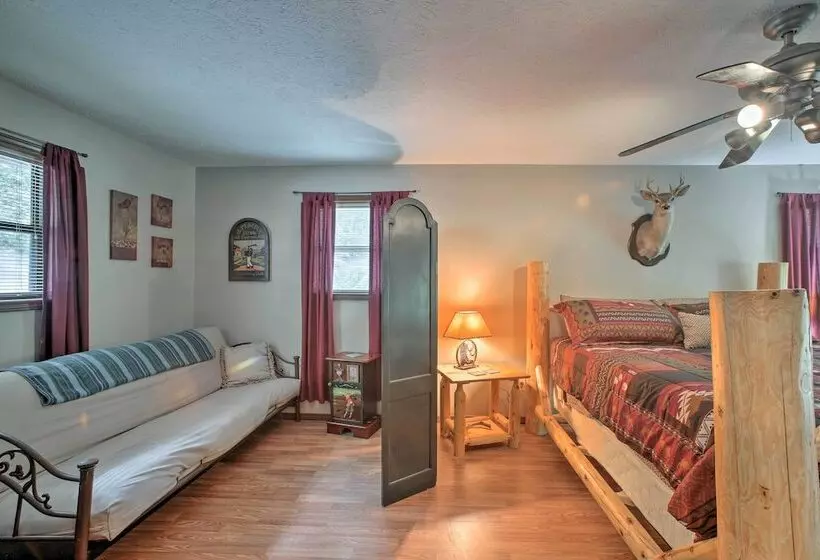 Lakefront Table Rock Home With Fire Pit!