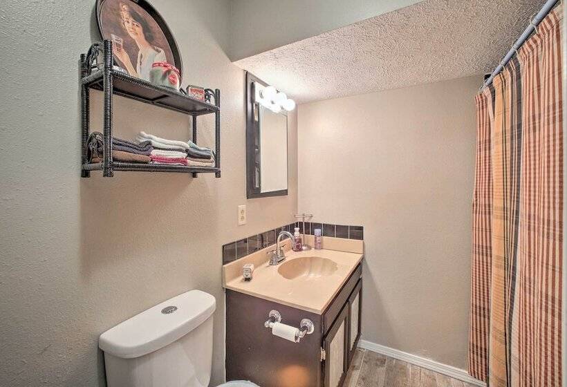 Lakefront Table Rock Home With Fire Pit!