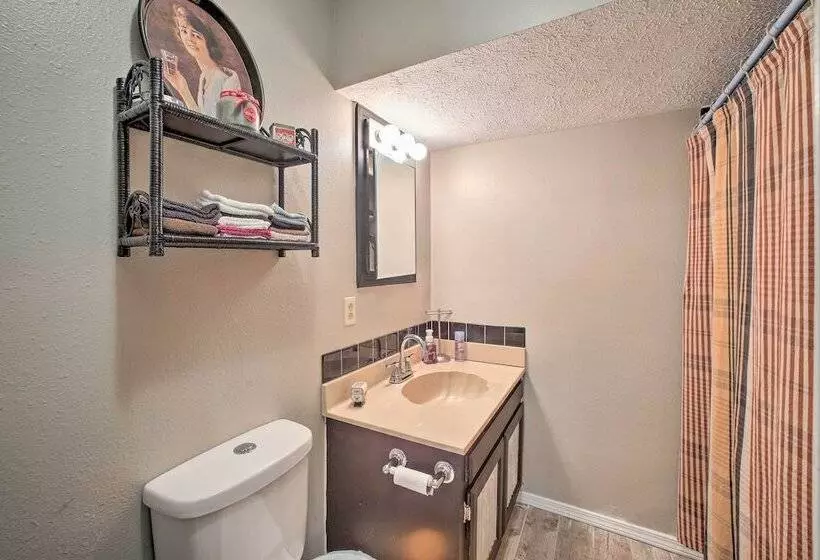 Lakefront Table Rock Home With Fire Pit!