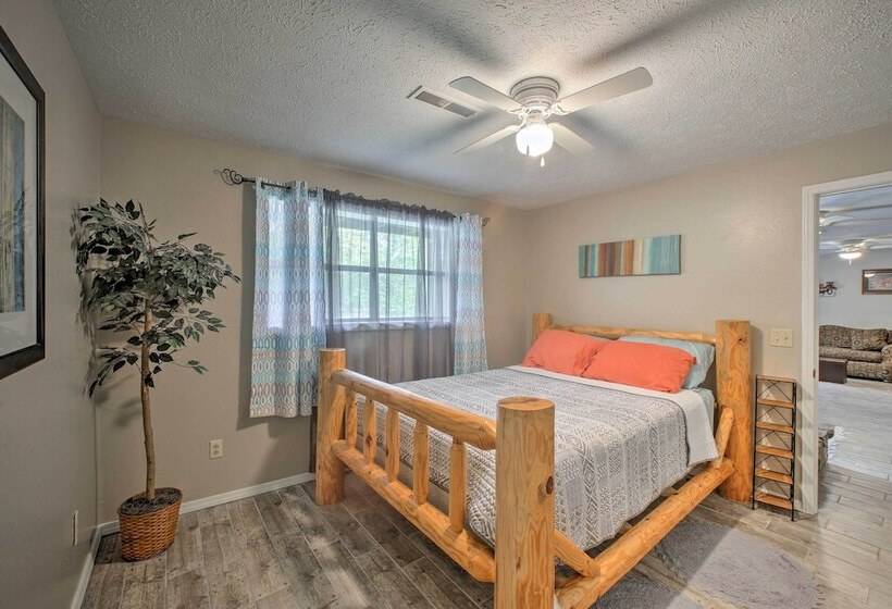 Lakefront Table Rock Home With Fire Pit!