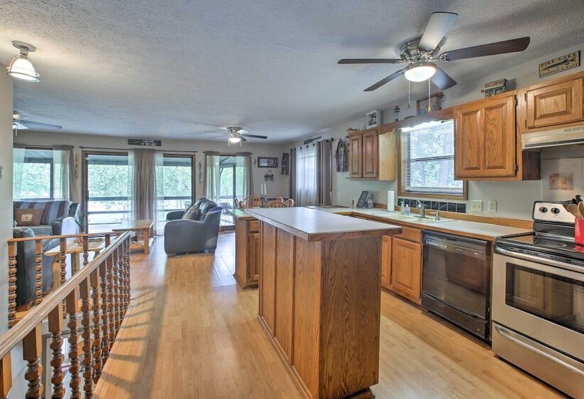 Lakefront Table Rock Home With Fire Pit!