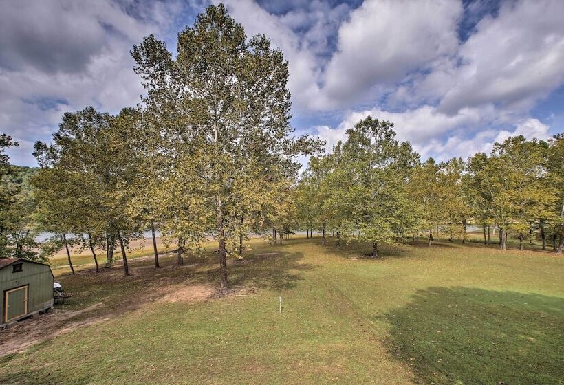 Lakefront Table Rock Home With Fire Pit!