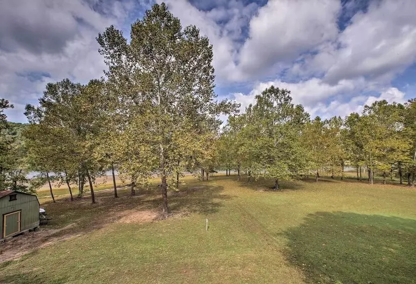 Lakefront Table Rock Home With Fire Pit!