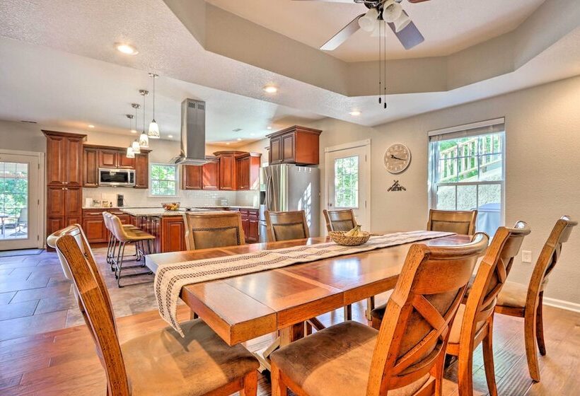 Dock & Jet Ski Slip: Lakeside Sunrise Beach Home!