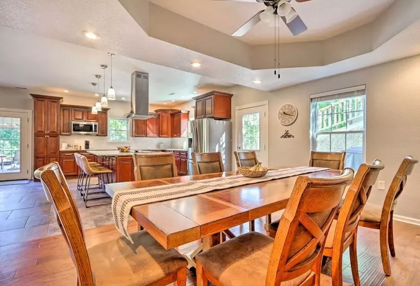 Dock & Jet Ski Slip: Lakeside Sunrise Beach Home!