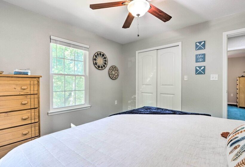 Dock & Jet Ski Slip: Lakeside Sunrise Beach Home!