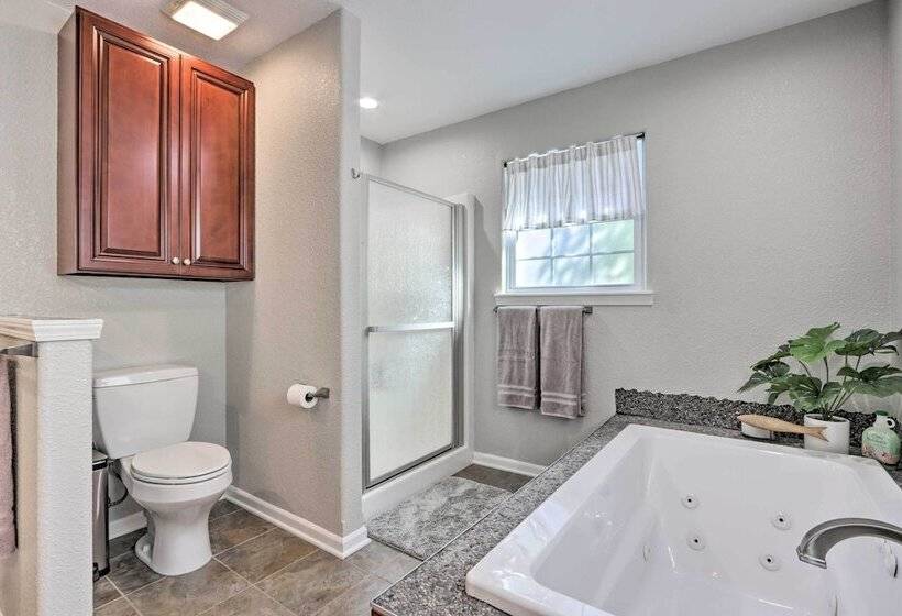 Dock & Jet Ski Slip: Lakeside Sunrise Beach Home!