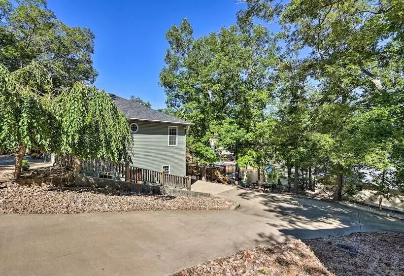 Dock & Jet Ski Slip: Lakeside Sunrise Beach Home!