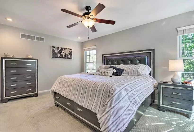 Dock & Jet Ski Slip: Lakeside Sunrise Beach Home!