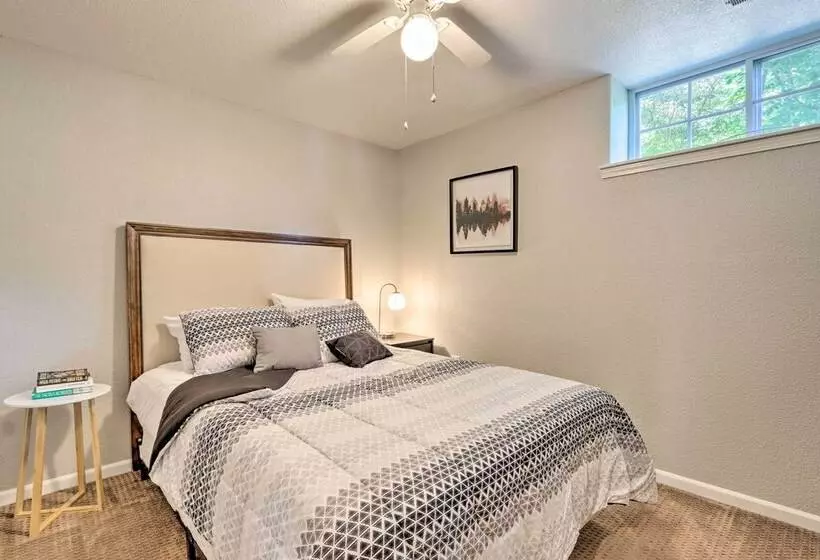 Dock & Jet Ski Slip: Lakeside Sunrise Beach Home!