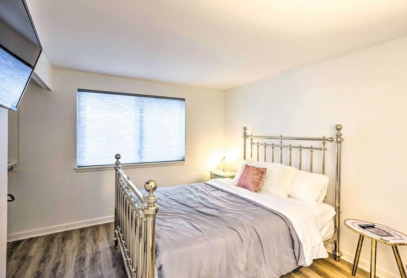 Lovely Manorwood Home W/ Private Indoor Pool!