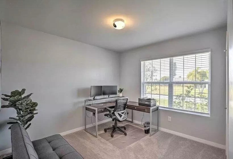 3 Mi To Beach: Cape Coral Home W/ Heated Pool