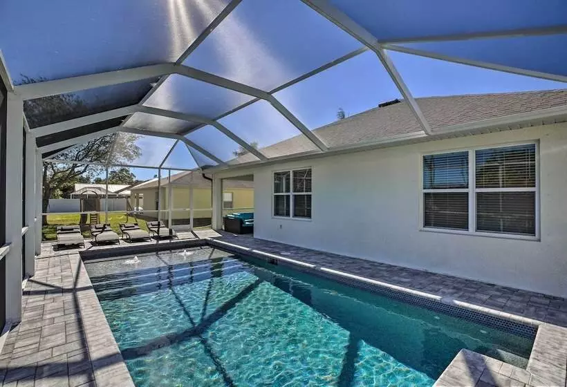 3 Mi To Beach: Cape Coral Home W/ Heated Pool
