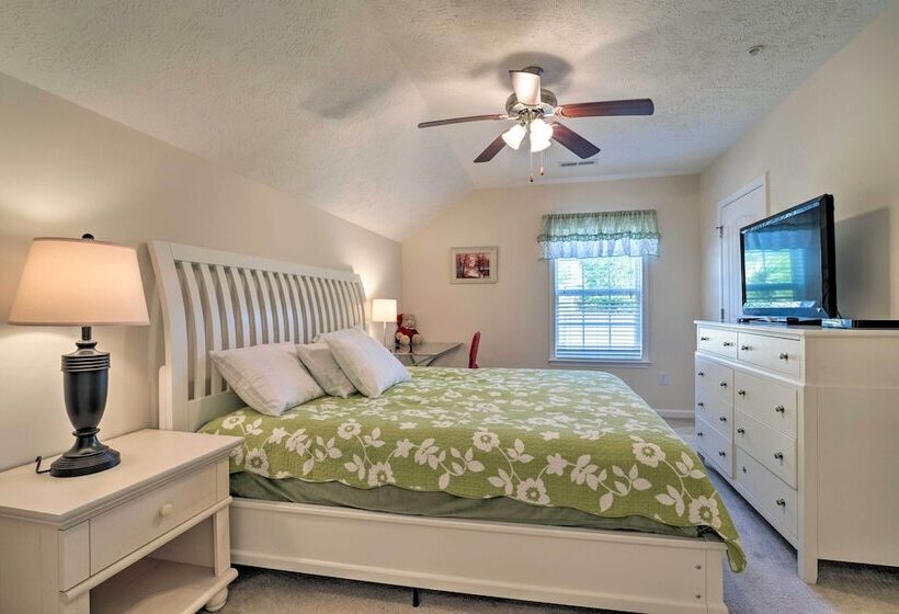 Myrtle Beach Cottage W/ Pool, Walk To Ocean!