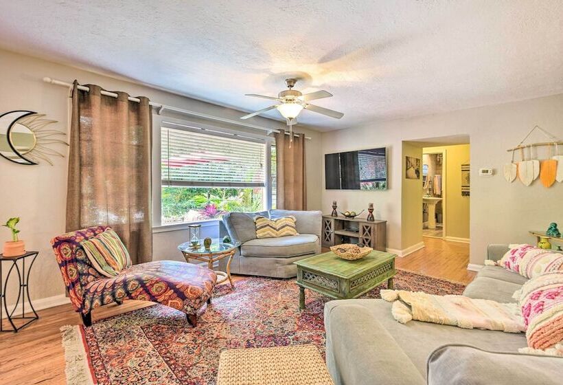 Oasis W/ 2 Stand Alone Casitas & Outdoor Bath