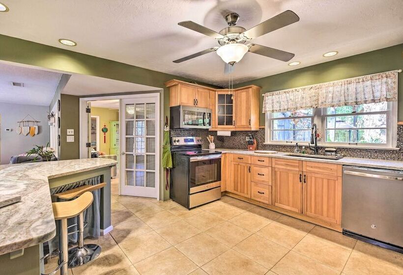 Oasis W/ 2 Stand Alone Casitas & Outdoor Bath