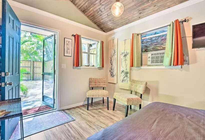 Oasis W/ 2 Stand Alone Casitas & Outdoor Bath