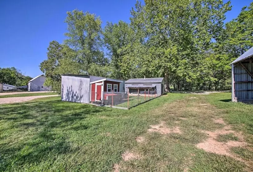 Peaceful Guest Home W/ Patio On 152 Acre Farm