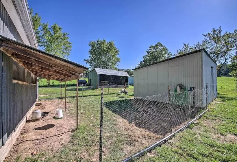 Peaceful Guest Home W/ Patio On 152 Acre Farm