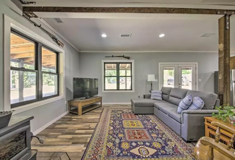 Peaceful Guest Home W/ Patio On 152 Acre Farm