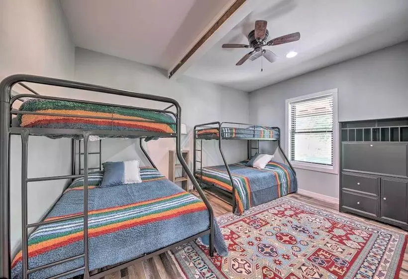 Peaceful Guest Home W/ Patio On 152 Acre Farm