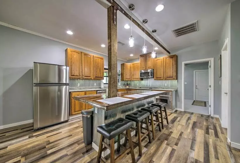 Peaceful Guest Home W/ Patio On 152 Acre Farm