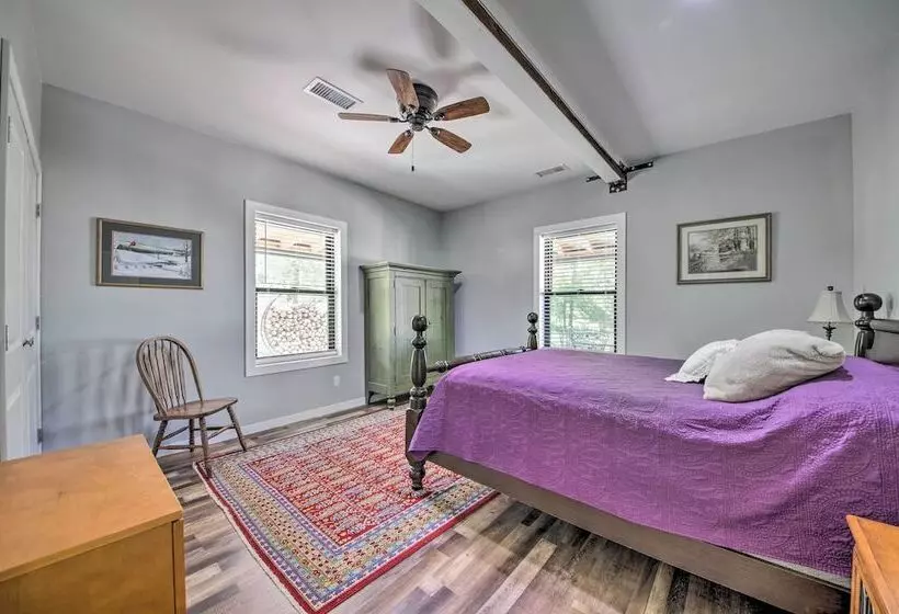 Peaceful Guest Home W/ Patio On 152 Acre Farm