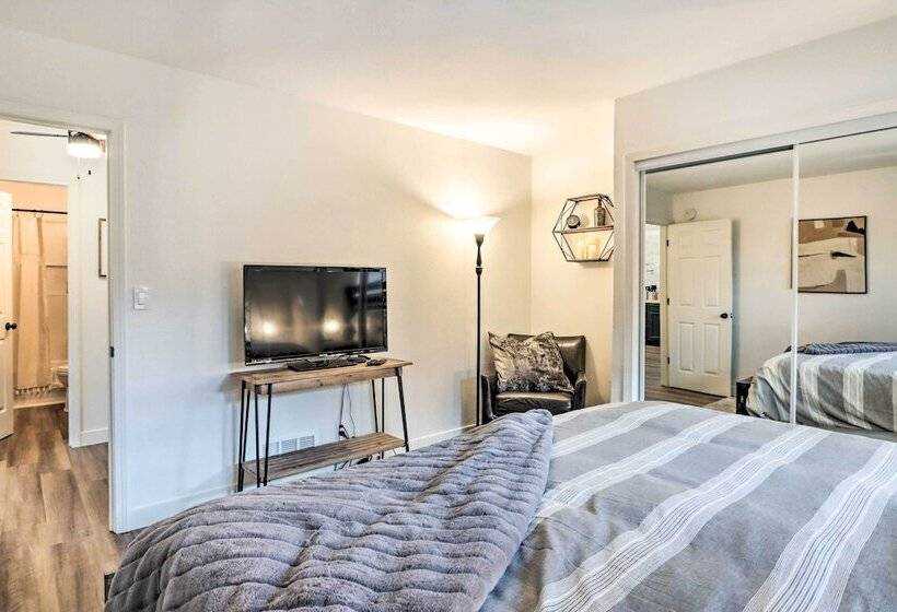 Cottage W/ Grill & Fire Pit In Osage Beach!