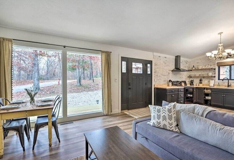 Cottage W/ Grill & Fire Pit In Osage Beach!