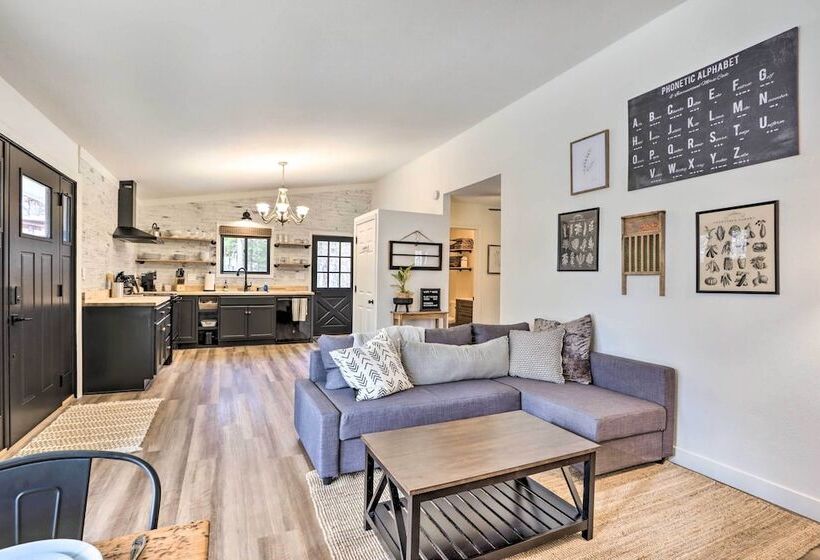 Cottage W/ Grill & Fire Pit In Osage Beach!