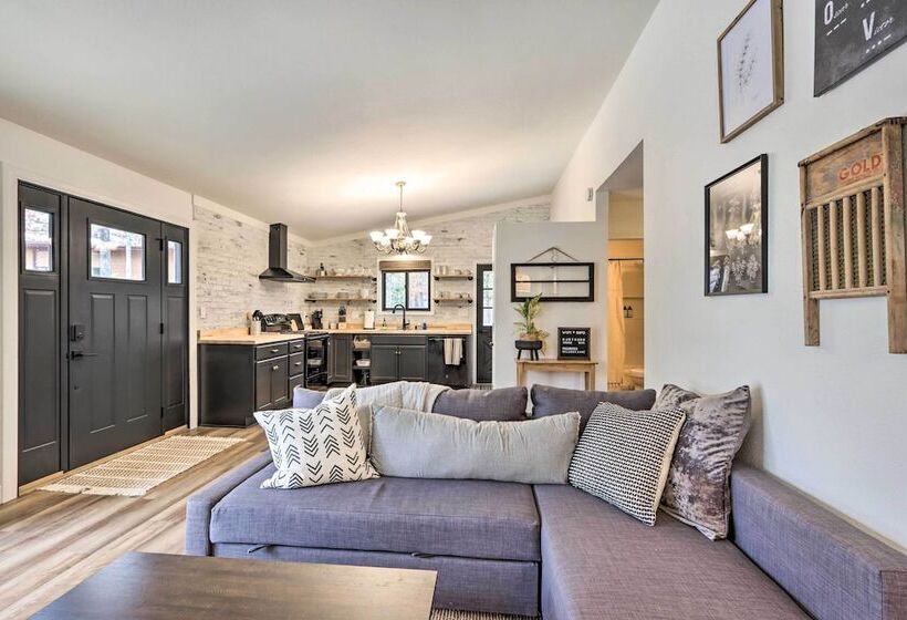 Cottage W/ Grill & Fire Pit In Osage Beach!