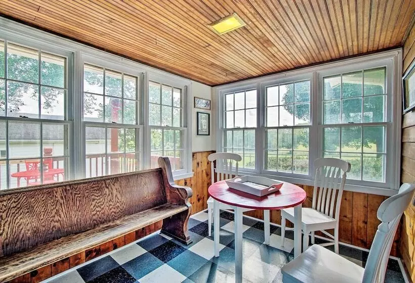 Remodeled Historic Farmhouse ~20 Mi To Kc!