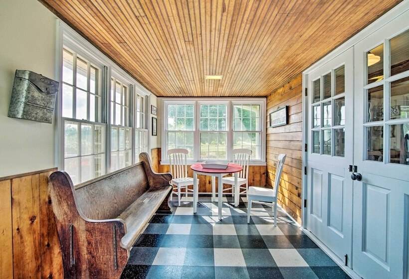 Remodeled Historic Farmhouse ~20 Mi To Kc!