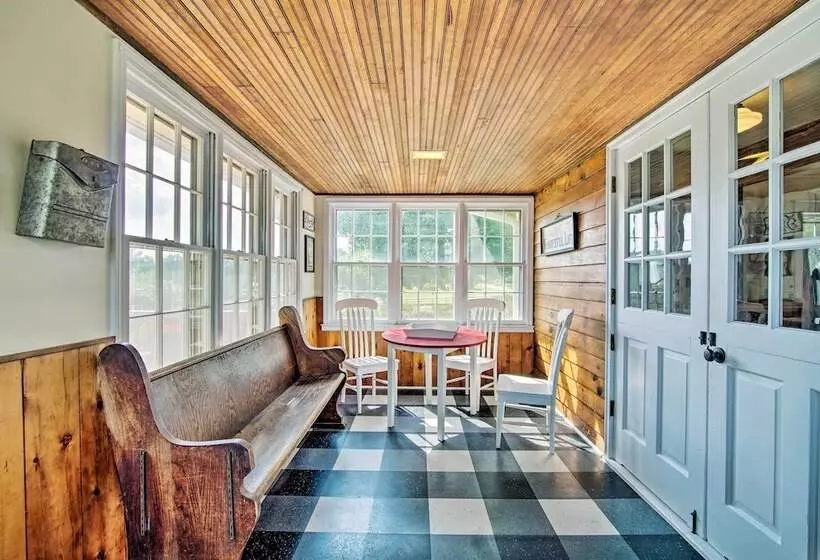 Remodeled Historic Farmhouse ~20 Mi To Kc!