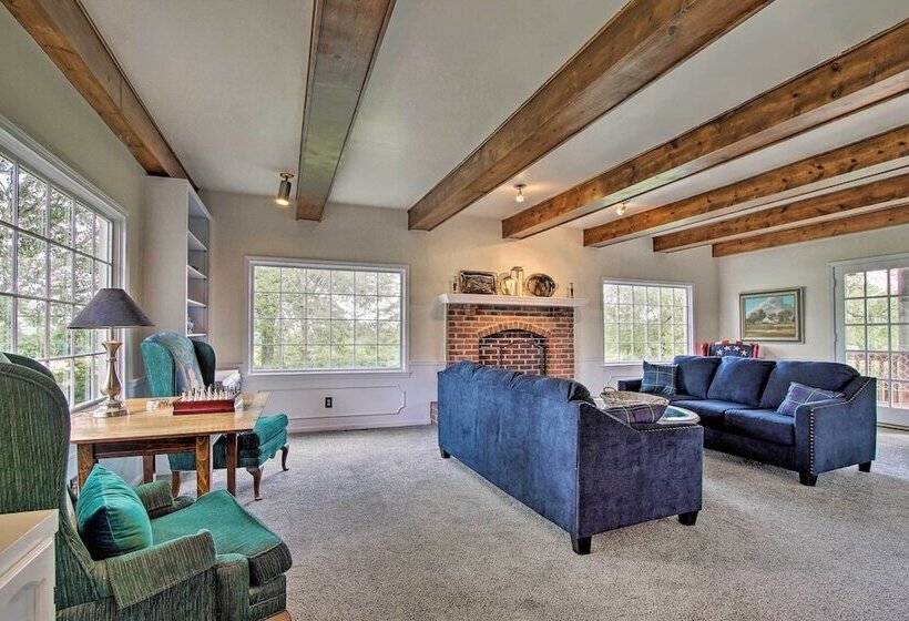 Remodeled Historic Farmhouse ~20 Mi To Kc!